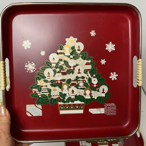 Lacquer Wear Vintage Christmas Trays Set of 2 - Picture 6 of 12